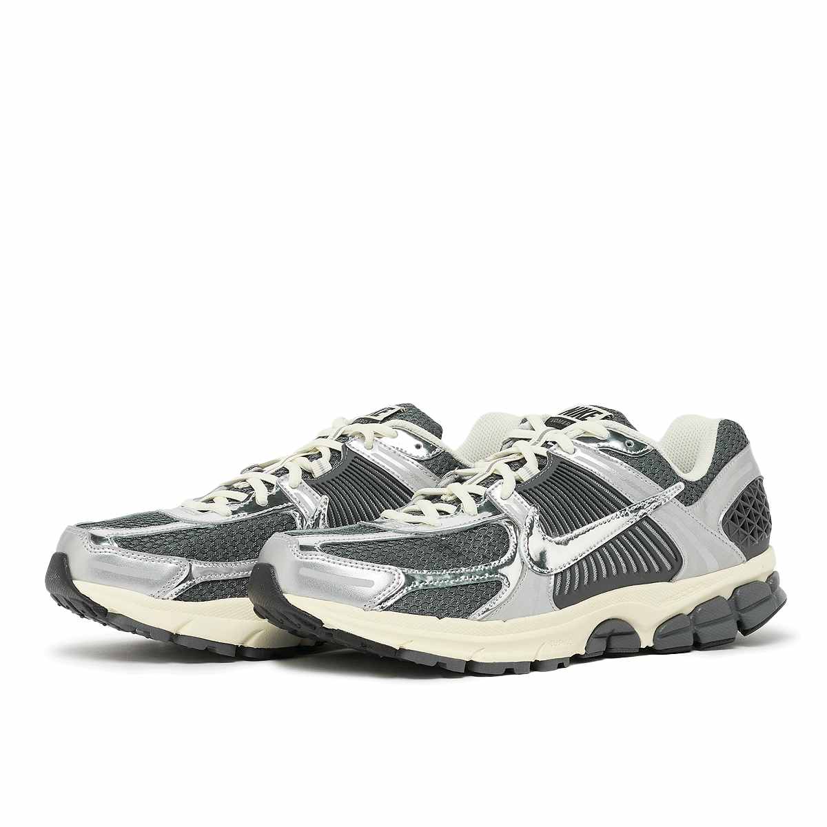 Nike Zoom Vomero 5 "Iron Grey Chrome" Sneaker Men grey Size 41, vue de côté