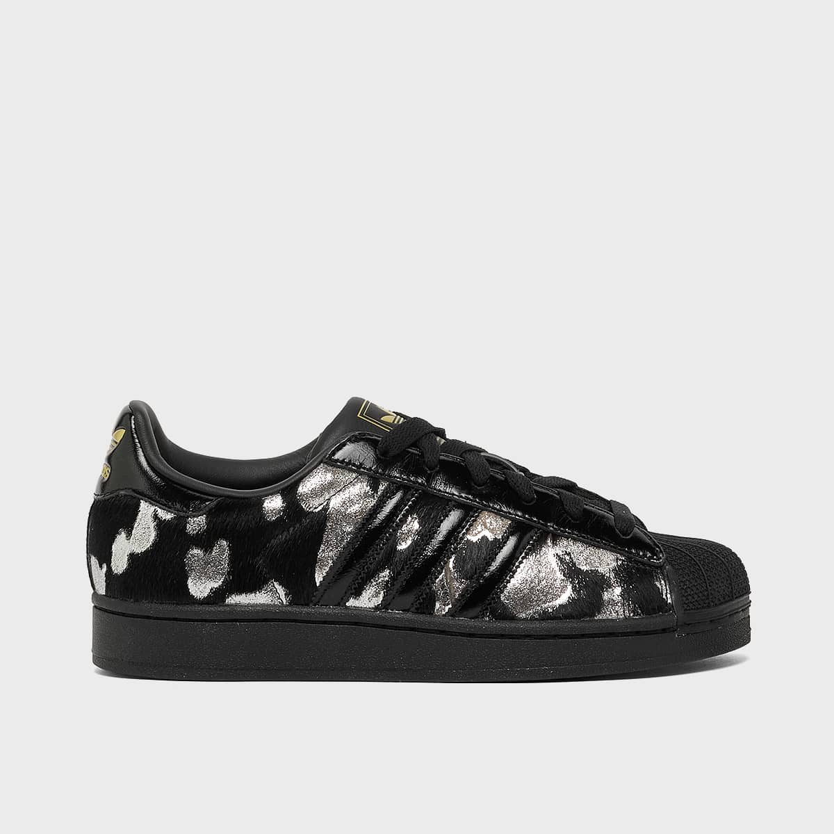 adidas Superstar black
