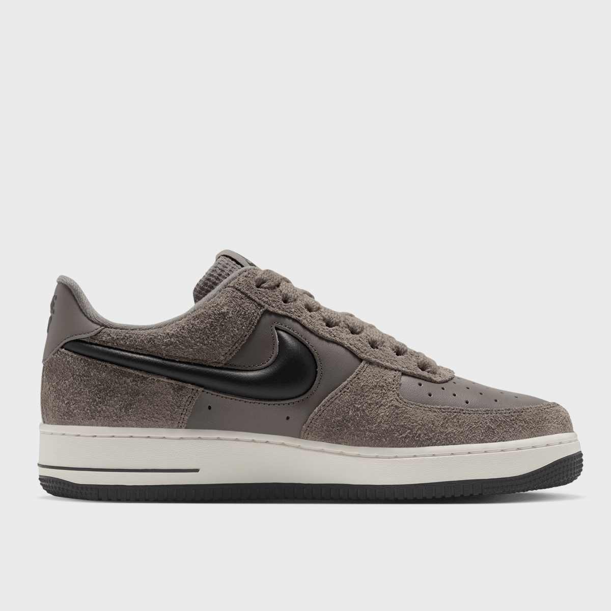 Nike Air Force 1 '07 LV8