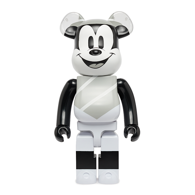 Medicom Bearbrick Hat und Poncho Mickey Mouse 1000% grijs 79899 1