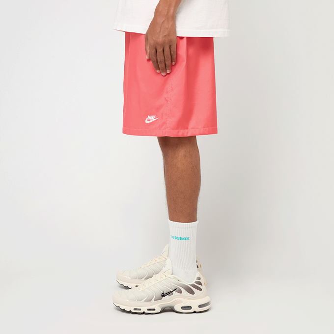 Nike Club Flow Shorts red 89839 3