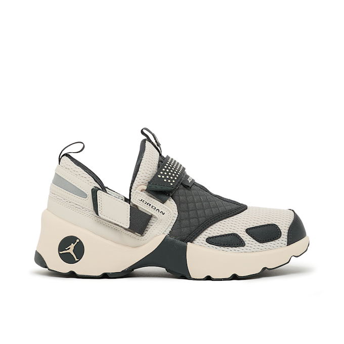 Jordan Wmns Jordan Trunner Lx black/black-black beige 88702 2