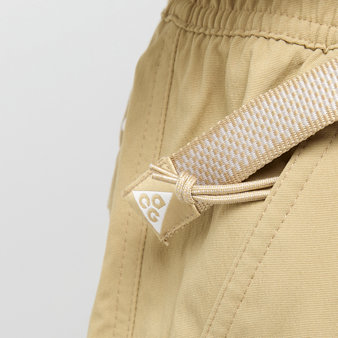 Nike M Acg Hike Short parachute beige/summit white beige 90435 7