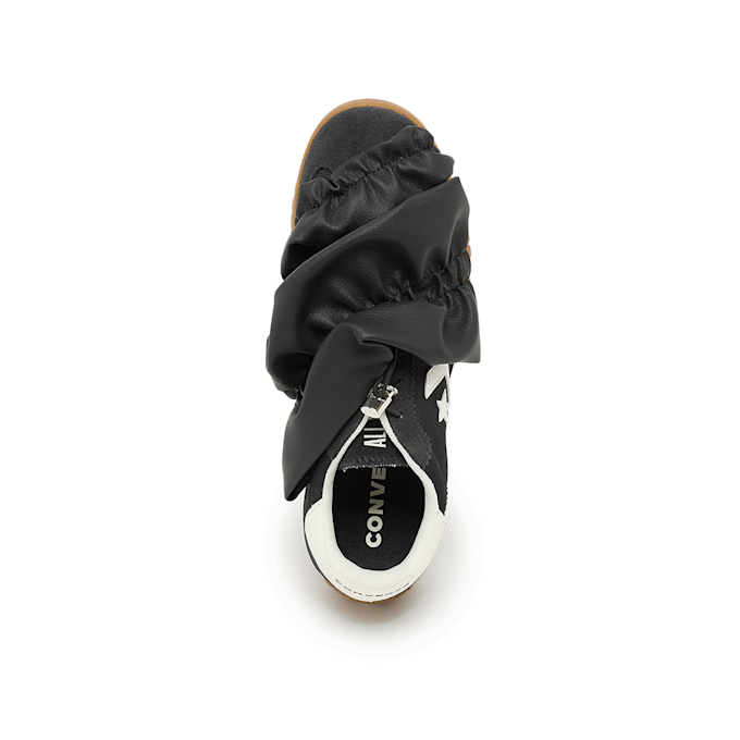 Converse Wmns Run Star Trainer Ruffle zwart 85848 4