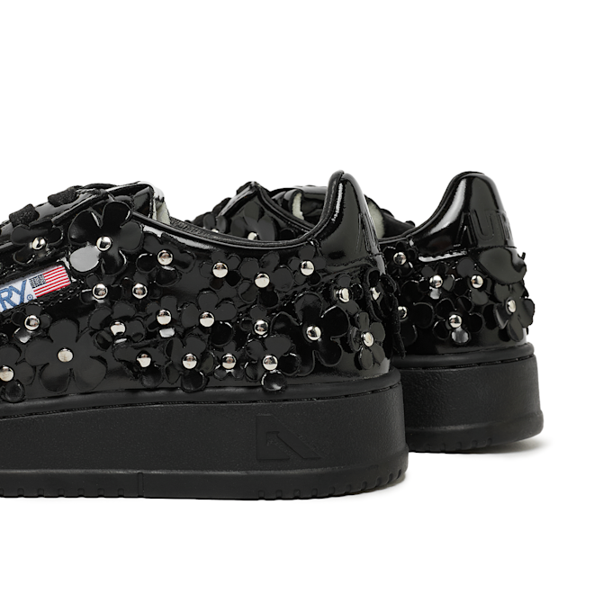 Autry Wmns Medalist Low patent/flower black zwart 91296 5