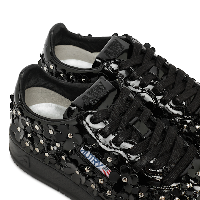Autry Wmns Medalist Low patent/flower black zwart 91296 6