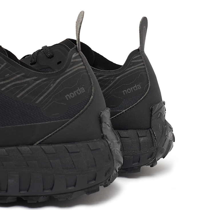 Buy norda 001 M Stealth Black in black | NORDA001-M-STHBLK