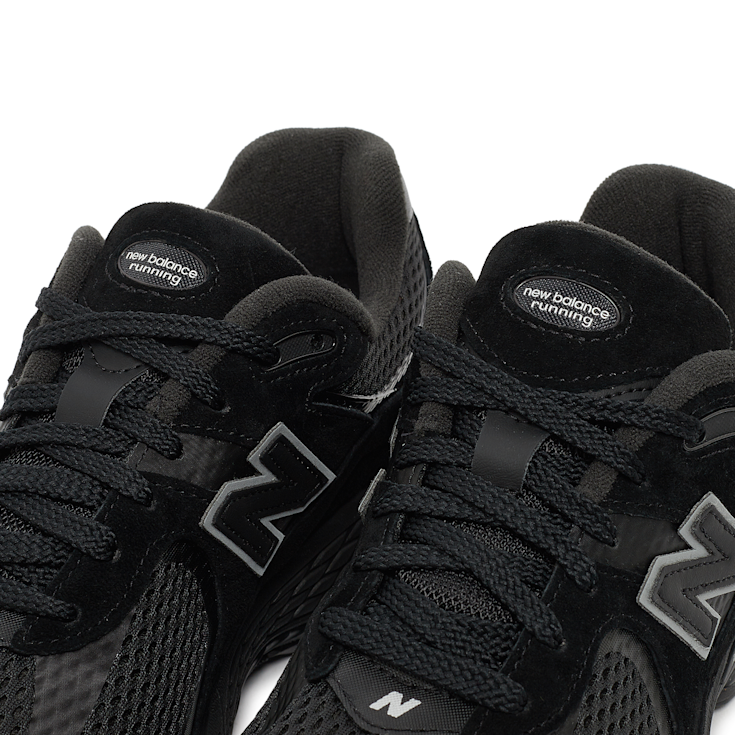 Buy New Balance 2002 (M2002WB) in black | M2002WB at MBCY