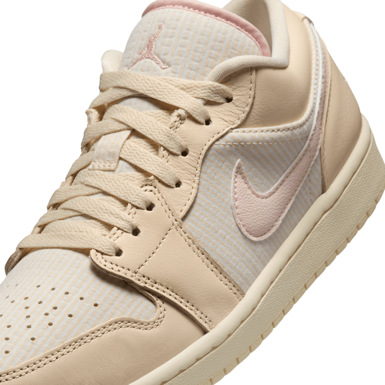 Nike Air Jordan 1 Low ベージュ NIKE公式】エア ジョーダン 1 LOW ウィメンズシューズ