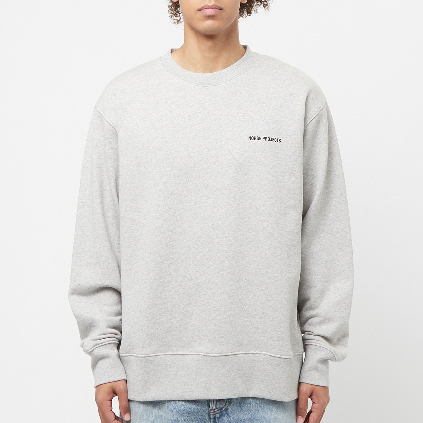 【関税込み】NORSE PROJECTS グレー Arne スウェットシャツ Norse Projects Arne Logo Sweat Light Grey - Terraces Menswear