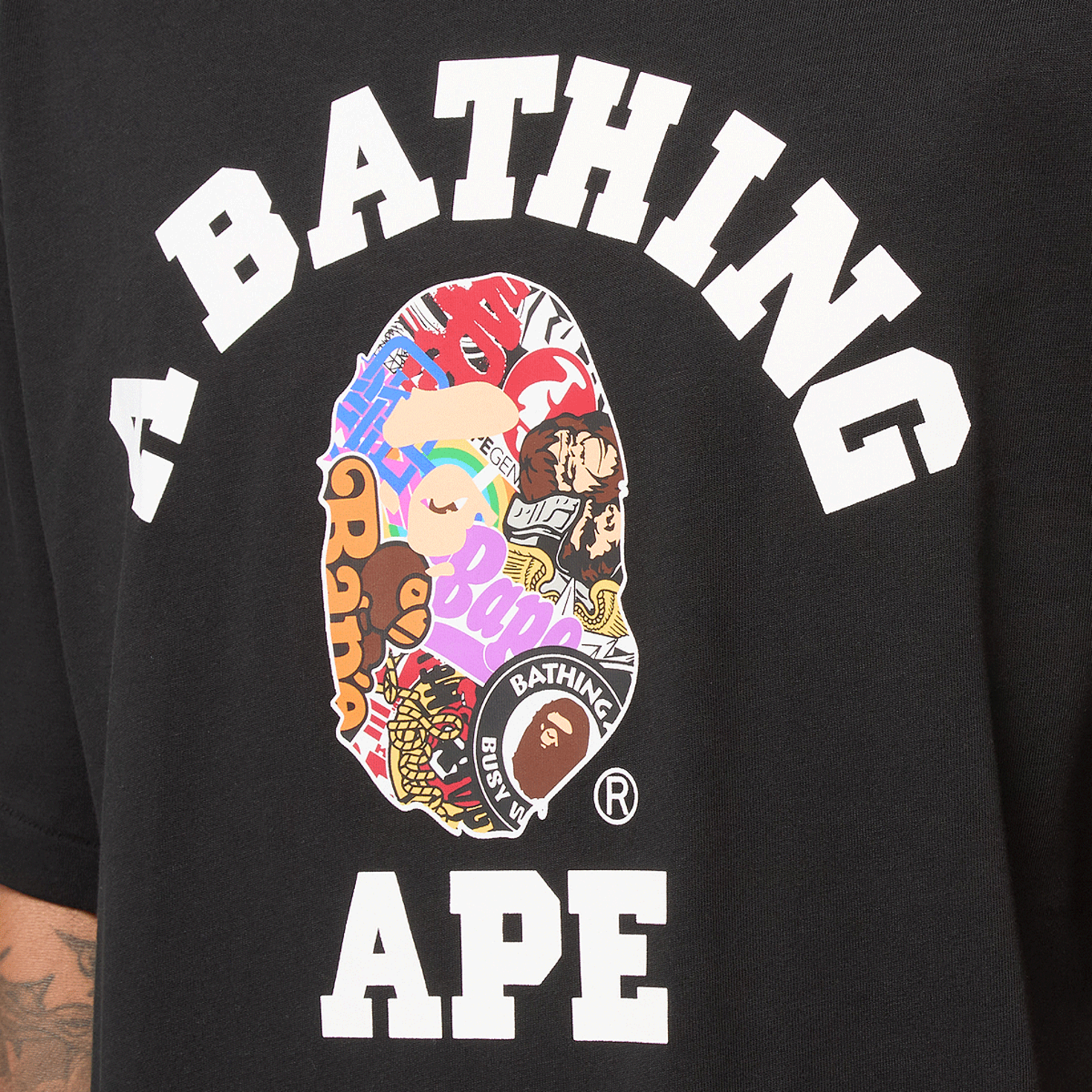 【A BATHING APE】3色展開 COLLEGE LOGO RELAXED FIT TEE UNISEX T-shirty męskie A BATHING APE College Logo Relaxed Fit Tee