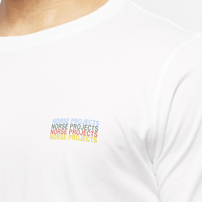 Norse Projects Niels Logo Stack wit 60924 5