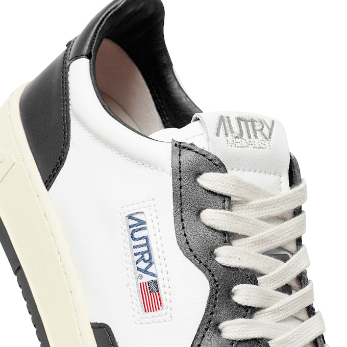 Autry 01 Low WB01 zwart 67248 5