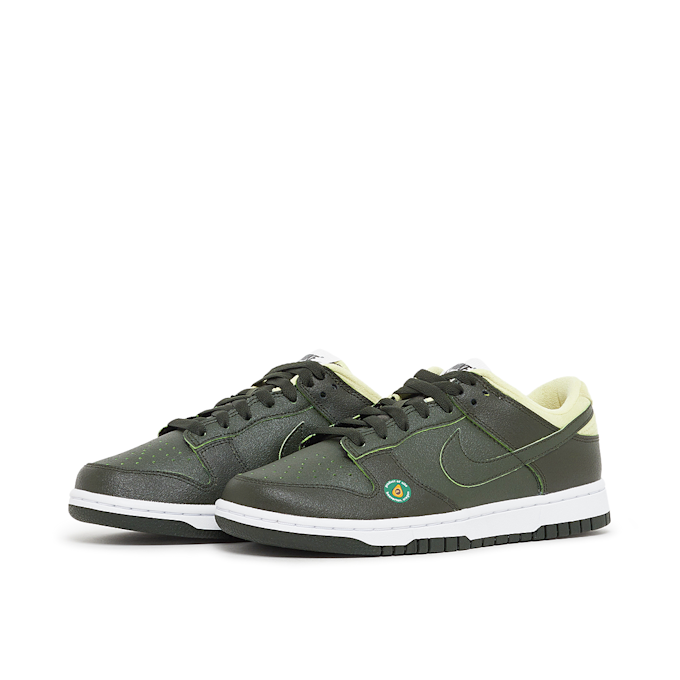 Nike Wmns Dunk Low LX "Avocado" groen 69601 1