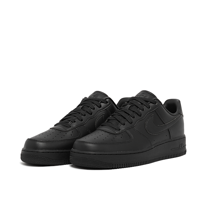 Nike Wmns Air Force 1 '07 Fresh "Triple Black" schwarz 74799 1