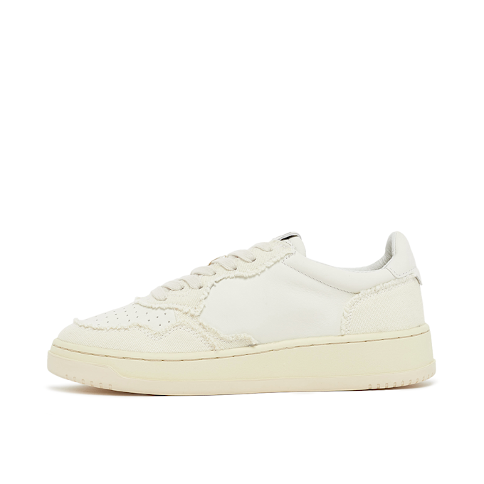 Autry Wmns Medalist Low CB01 beige 75538 3