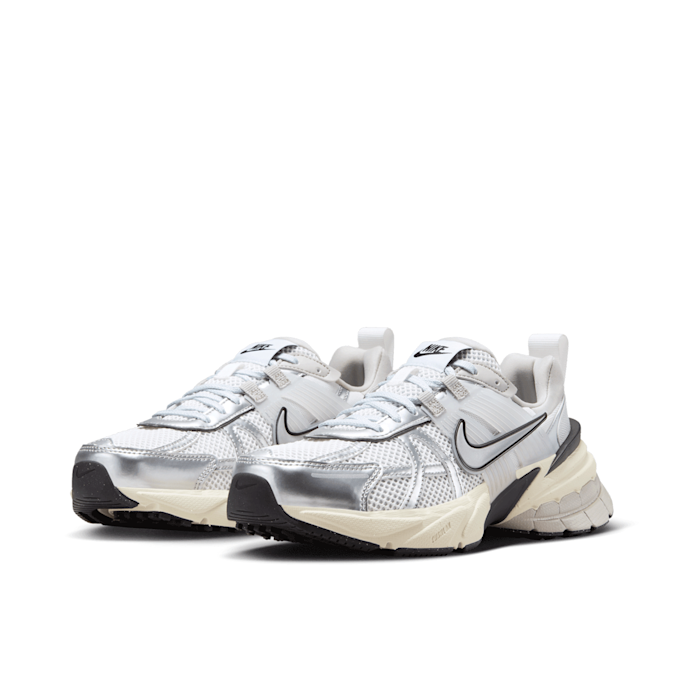 Nike Wmns V2K Run "Summit White" grijs 78198 1