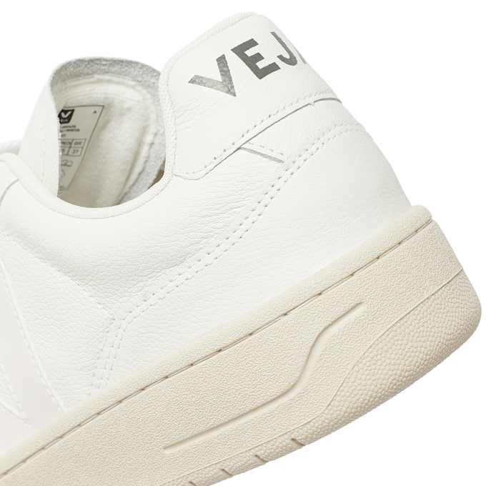 Veja WMNS V-90 Leather white 78377 7