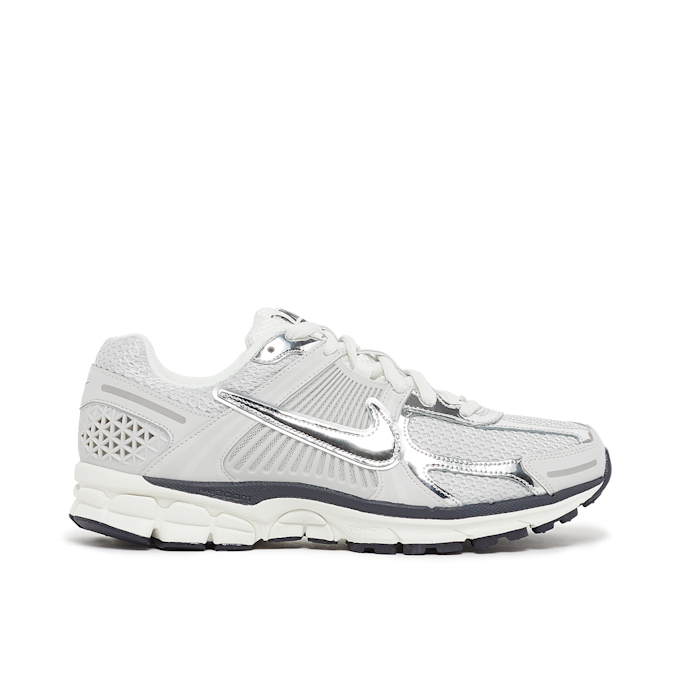 Nike Wmns Zoom Vomero 5 "Metallic Silver" grau 78498 2
