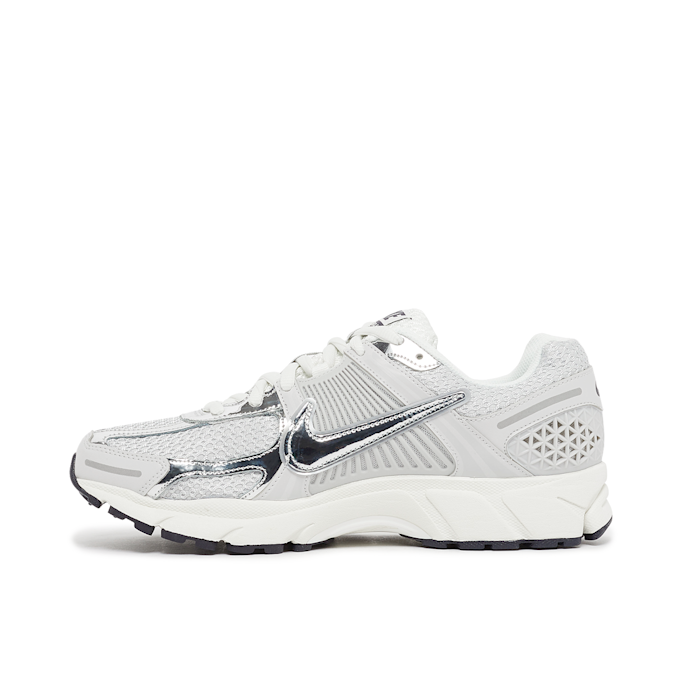 Nike Wmns Zoom Vomero 5 "Metallic Silver" grau 78498 3