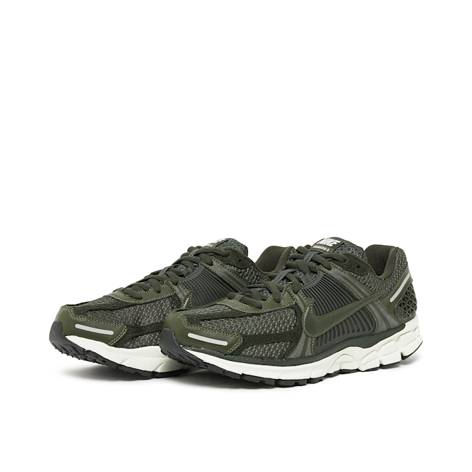 Nike Wmns Zoom Vomero 5 "Sequoia" green 79994 1