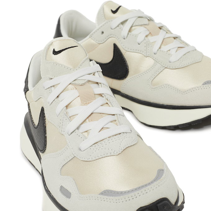 Nike Wmns Phoenix Waffle "Summit White Black" beige 79998 6