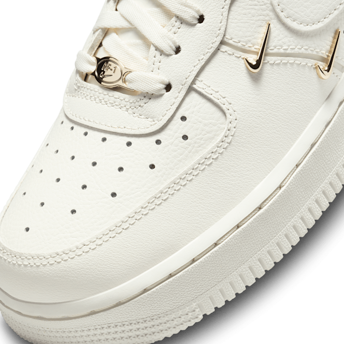Nike Wmns Air Force 1 '07 LX "Gold Swooshes" beige 80159 6