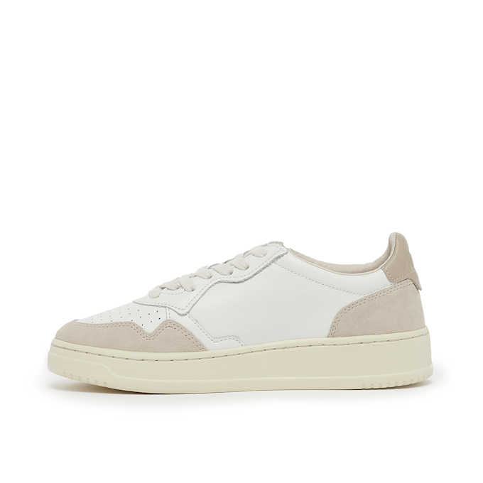 Autry Wmns Medalist Low white 81333 3