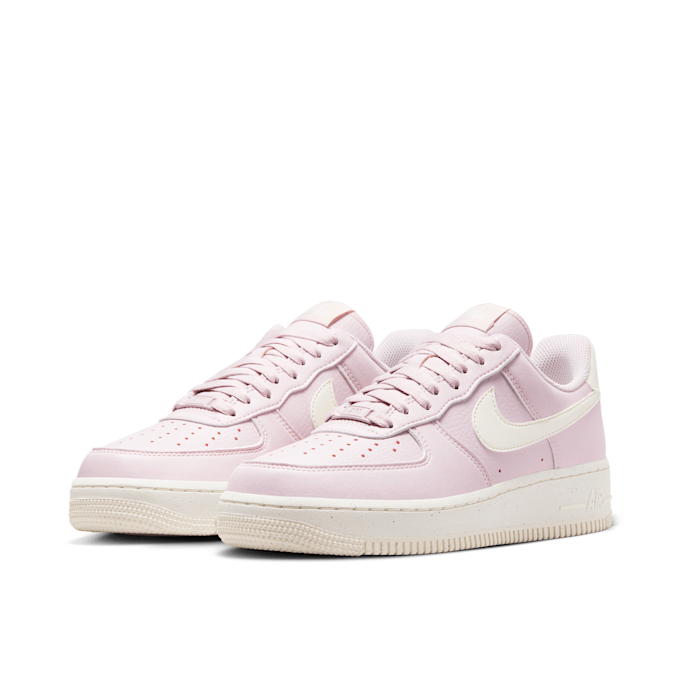 Nike Wmns Air Force 1 Low Next Nature "Platinum Violet" lichtroze 81646 1