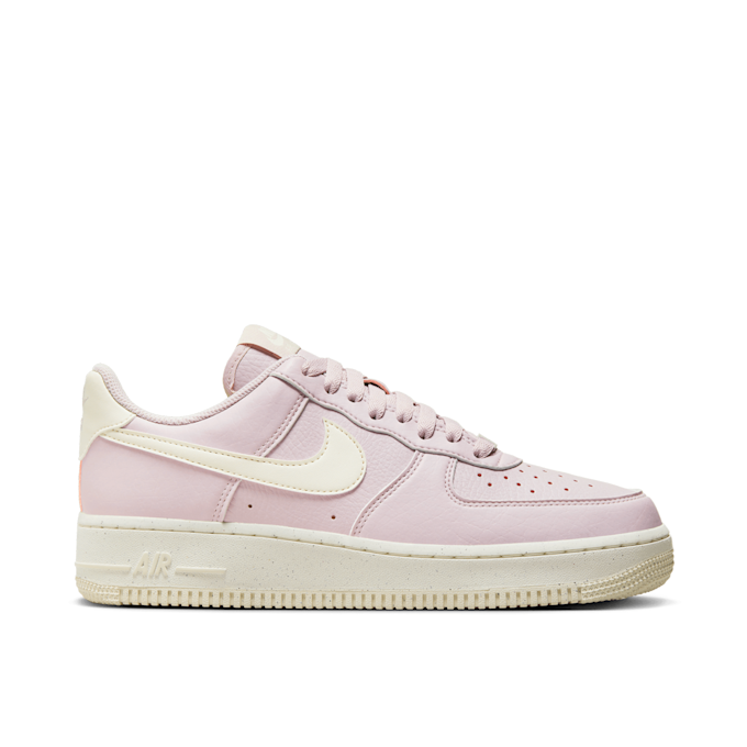 Nike Wmns Air Force 1 Low Next Nature "Platinum Violet" lichtroze 81646 2