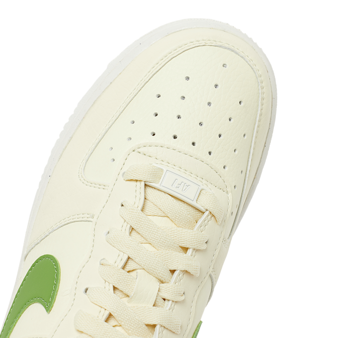 Nike Wmns Air Force 1 '07 "Coconut Milk Green" geel 81631 7