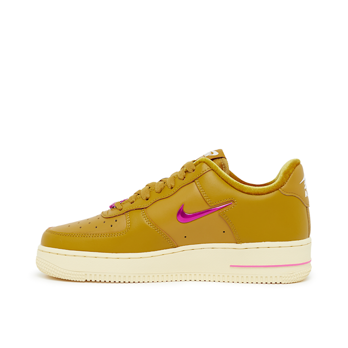 Nike Wmns Air Force 1 ’07 SE "Just Do It" gelb 81654 3