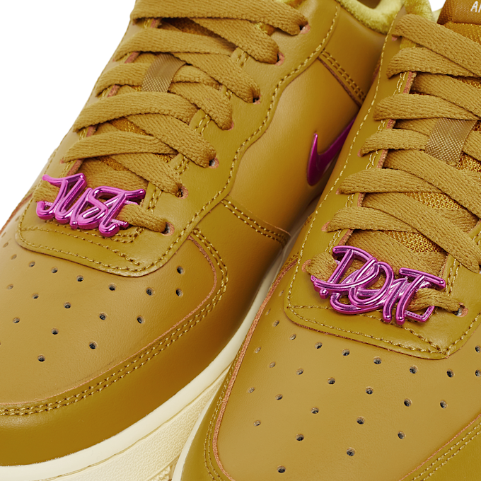 Nike Wmns Air Force 1 ’07 SE "Just Do It" gelb 81654 5
