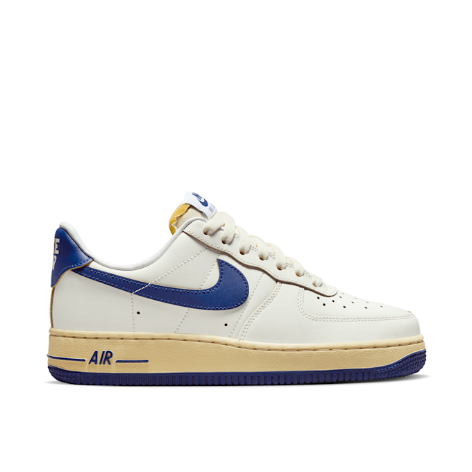 Nike Wmns Air Force 1 Low "Athletic Department" wit 81652 2
