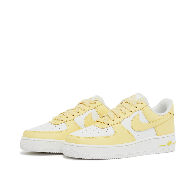 Nike Wmns Air Force 1 '07 "Soft Yellow" gelb 81648 1