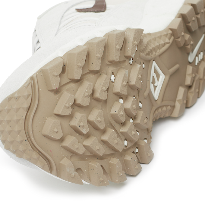Nike Wmns Air Humara SE "Future Motion" grey 81709 7