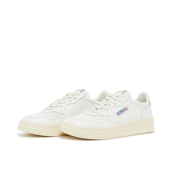 Autry Wmns Medalist Low white 82529 1