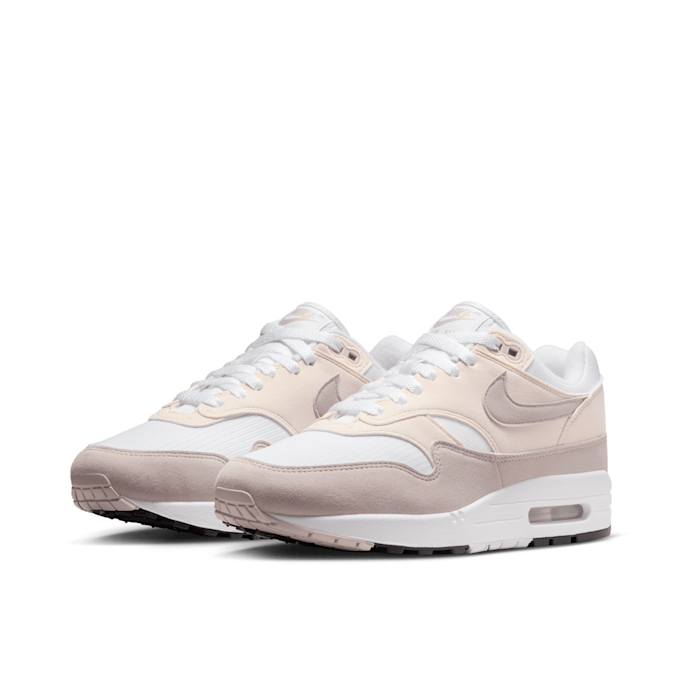 Nike Wmns Air Max 1 "Platinum Violet" light pink 83222 1