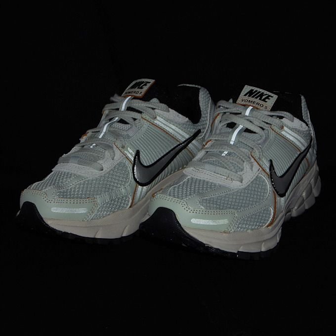 Nike Wmns Zoom Vomero 5 "Light Silver Chrome" green 83295 7