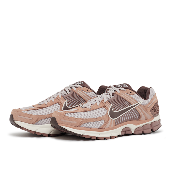 Nike Zoom Vomero 5 "Dusted Clay" brown 83299 1