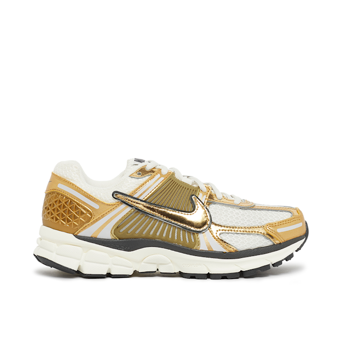 Nike Wmns Zoom Vomero 5 "Metallic Gold" gold 83301 2