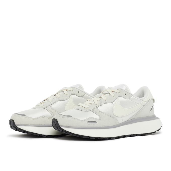 Nike Wmns Phoenix Waffle beige 83297 1