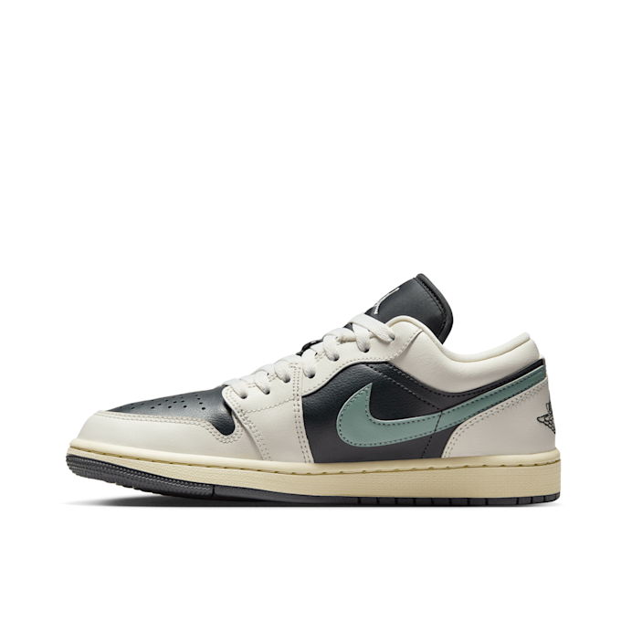 Jordan Wmns Air Jordan 1 Low "Jade Smoke" beige 83313 3