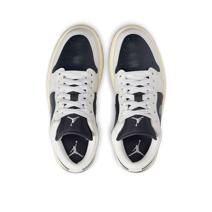 Jordan Wmns Air Jordan 1 Low "Jade Smoke" beige 83313 4