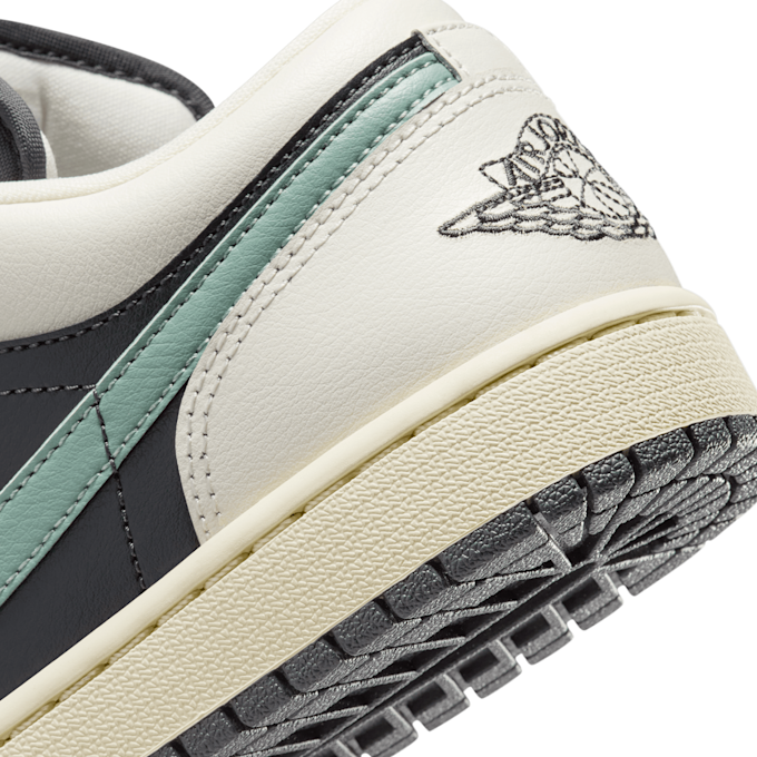 Jordan Air Jordan 1 Low "Jade Smoke" beige 83317 8