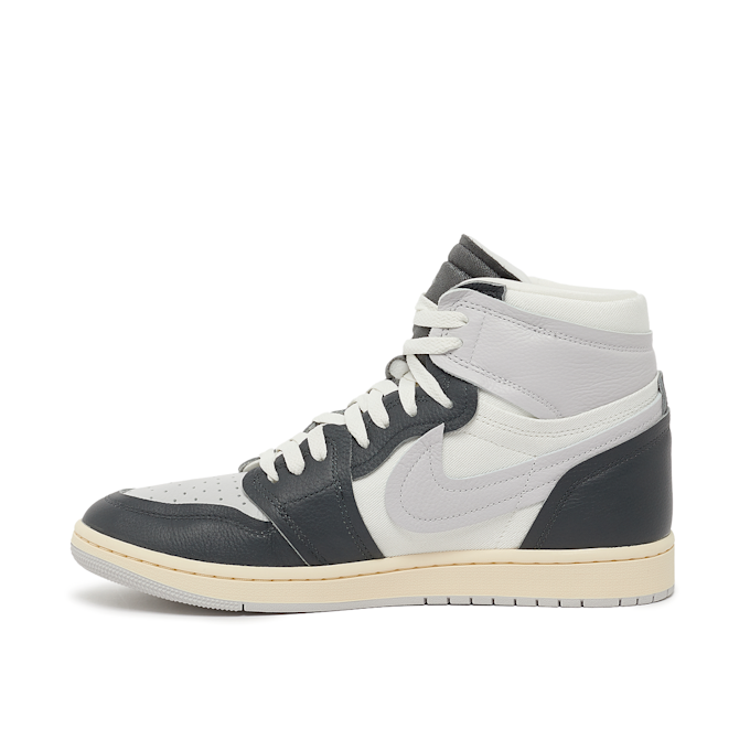 Jordan Wmns Air Jordan 1 MM High "Coconut Milk" gris 83315 3