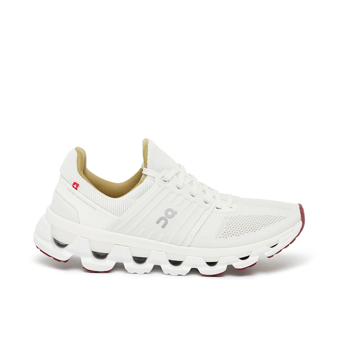 On Wmns Cloudswift Suma wit 84200 2