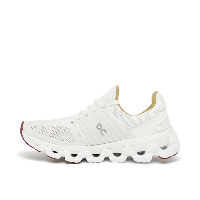 On Wmns Cloudswift Suma wit 84200 3