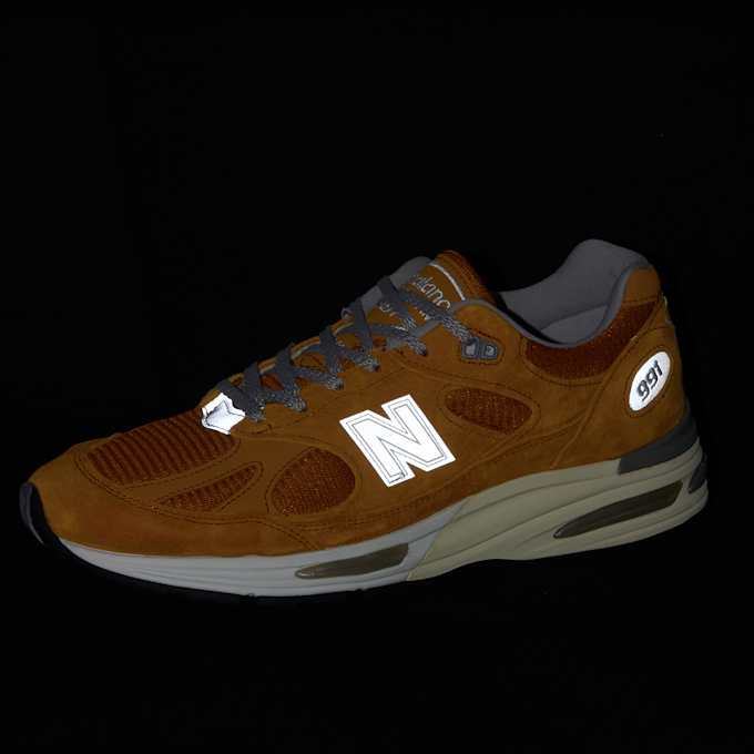 New Balance 991v2 "Yellow" geel 84378 9