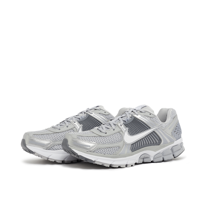Nike Wmns Zoom Vomero 5 grijs 90490 1